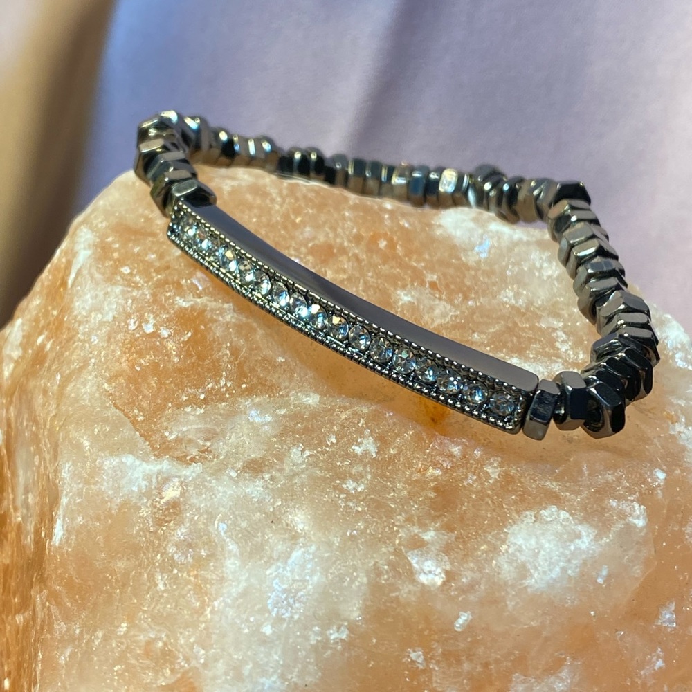 NWT SERENA TENNIS STRETCH BRACELET FUNKY HEMATITE METAL NUGGETS STYLISH - Picture 11 of 11